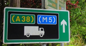 HGV directional signage - straight on